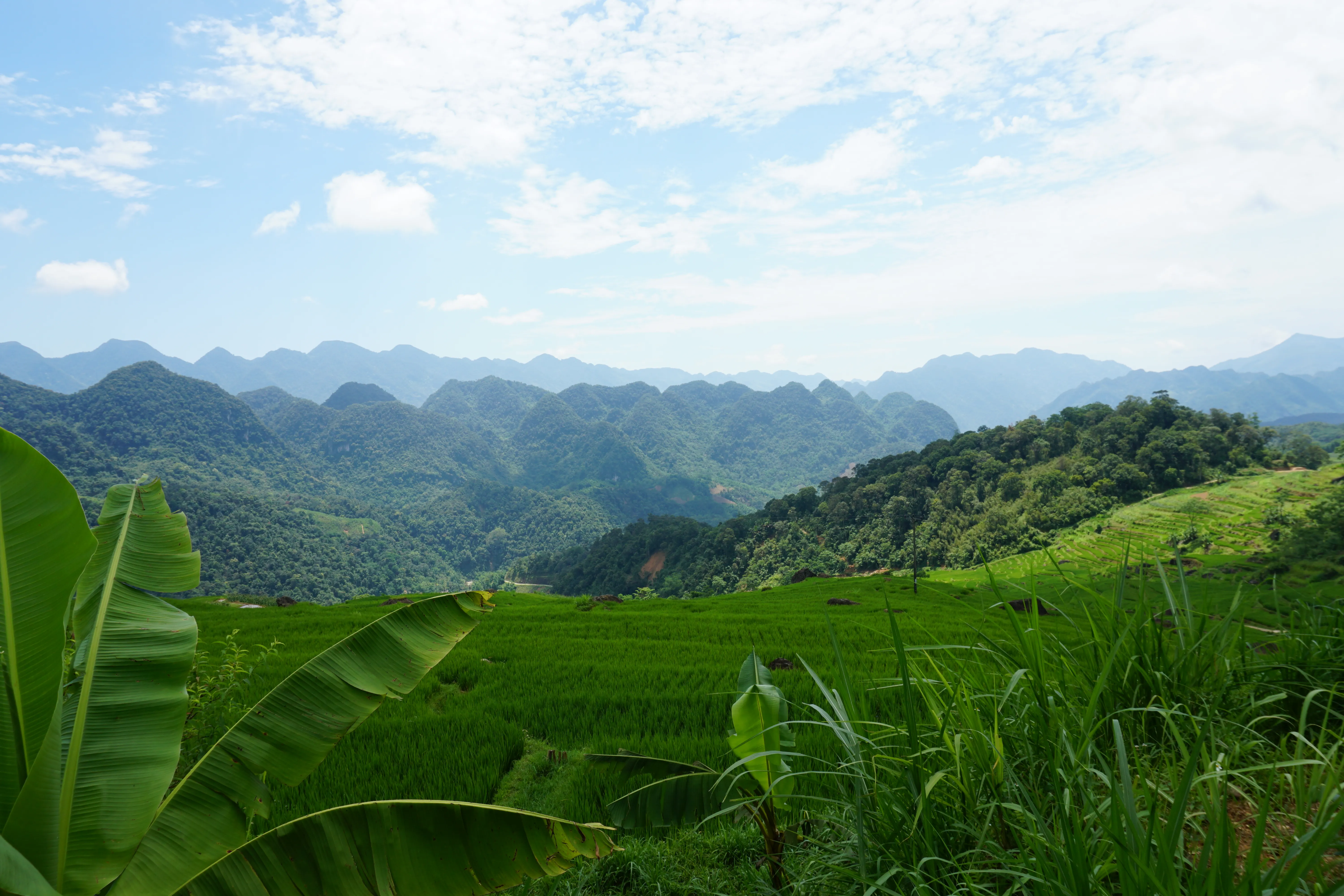 Northern Vietnam 9-Day Cycling: Hmong Homelands, Pù Luông & Song Da Lake